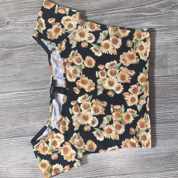 BOGO!! FOREVER 21 Sunflower Print Crop Top S - Picture 1 of 3